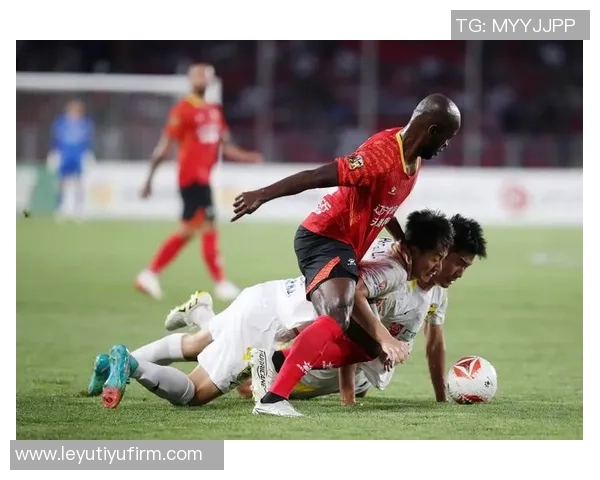 中甲联赛精彩瞬间姆本扎单刀破门助辽宁铁人领先对手