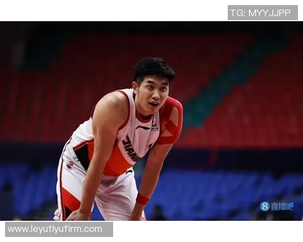 理查兹半场表现抢眼5中3斩获7分助攻1次正负值高达16分